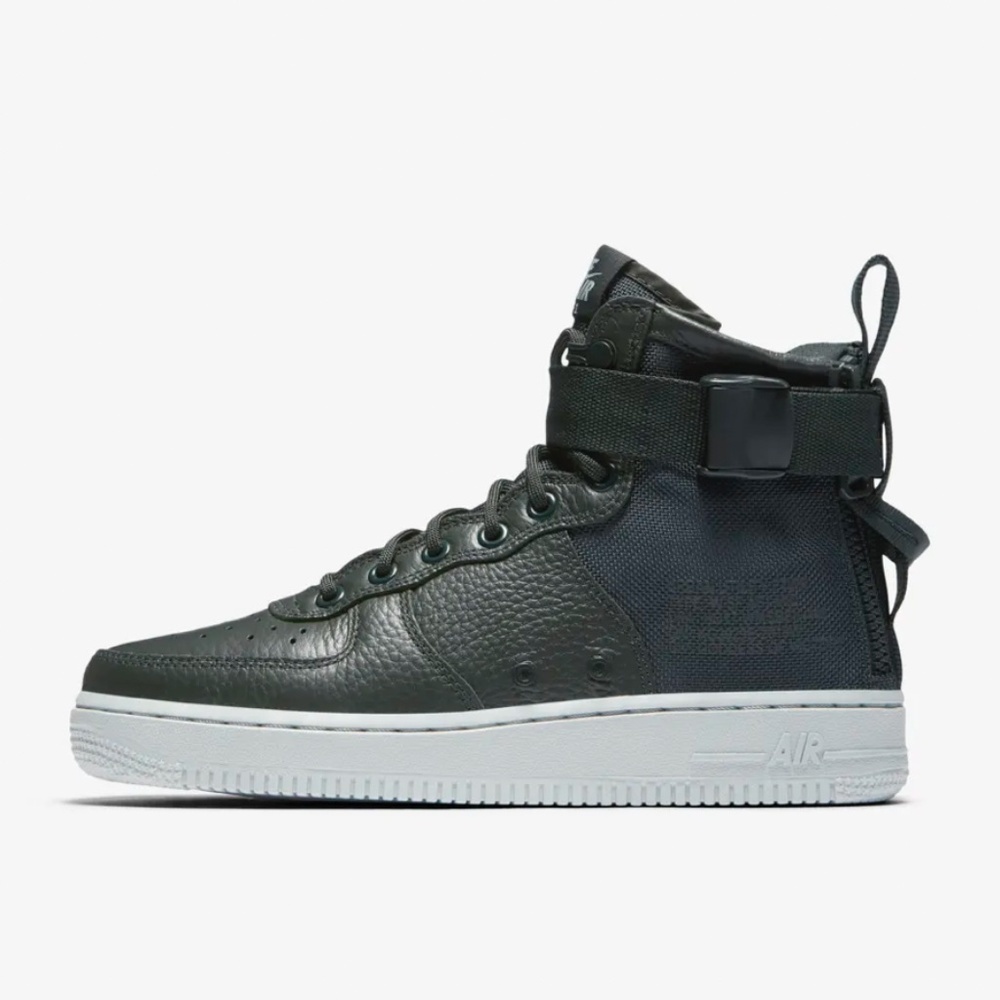 Nike SF Air Force 1 Mid In Outdoor Green Sz 7.5/9